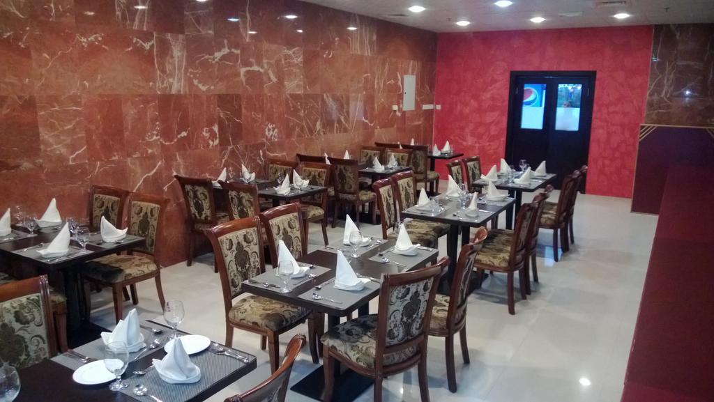 Raynor Hotel Apartments Fujairah Luaran gambar