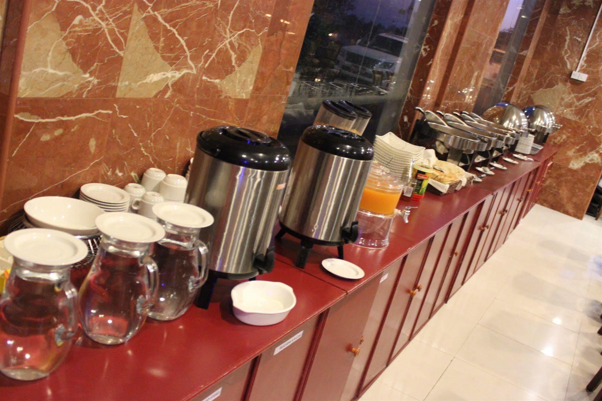 Raynor Hotel Apartments Fujairah Luaran gambar