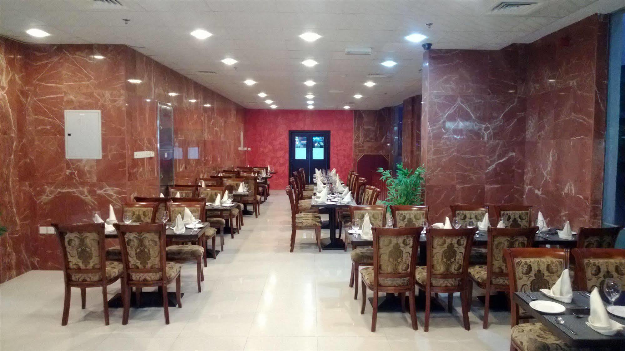 Raynor Hotel Apartments Fujairah Luaran gambar